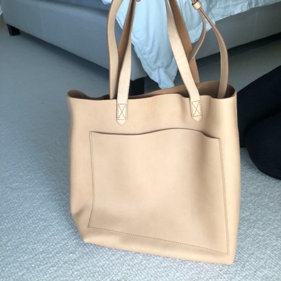 Madewell Handbags - Madewell Medium Transport Tote, nude